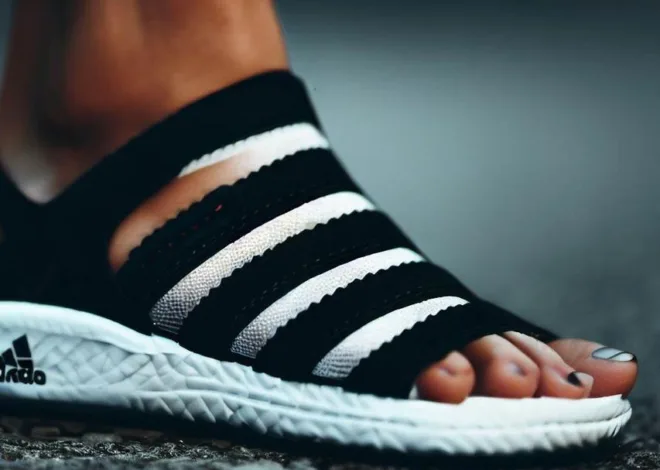 Adidas Sandále Dámske: Pohodlie a Štýl na Vašich Nohách